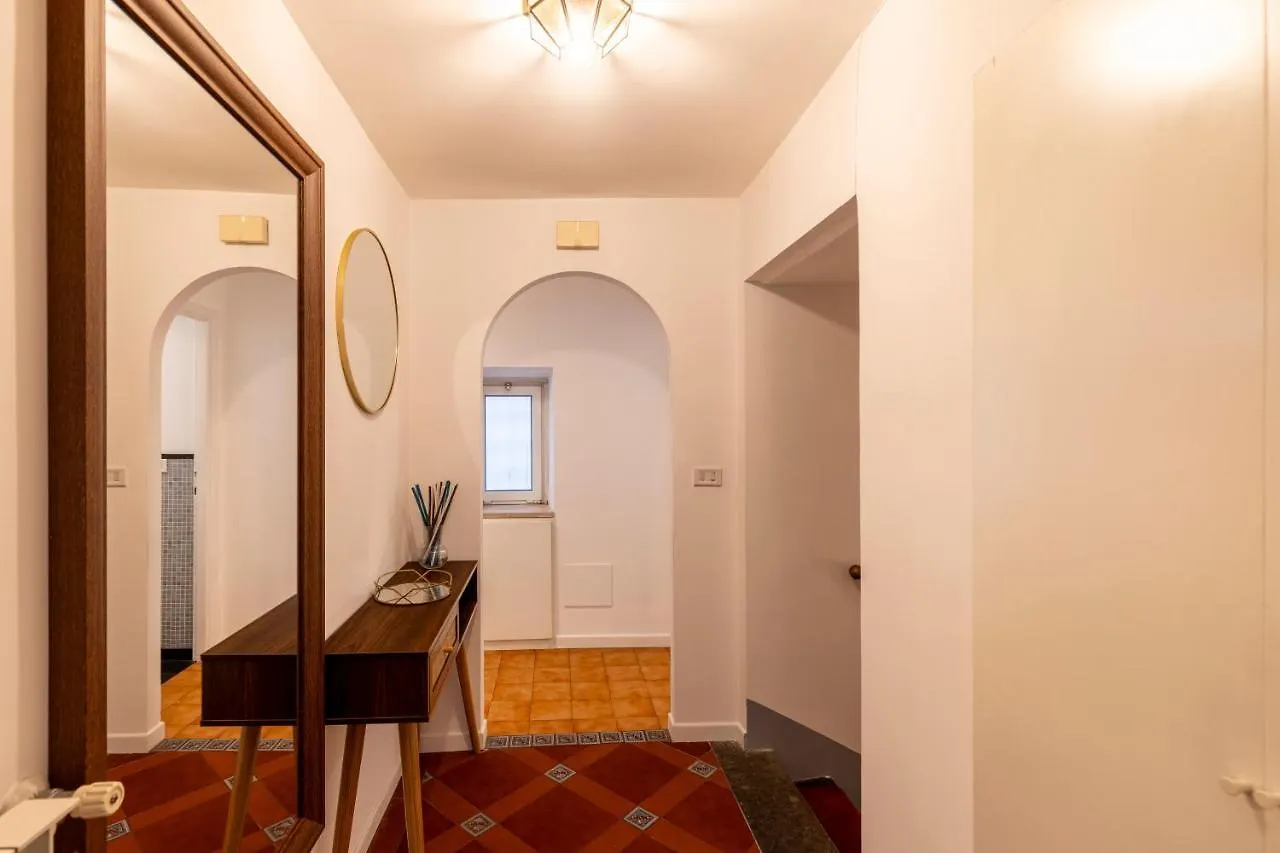 Parlamento Luxury Apartment Rome Italy